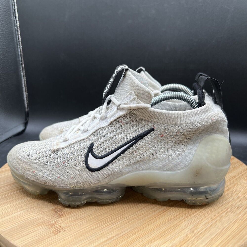 Nike VaporMax 2021 Flyknit Womens Size 6.5 Running Shoes Sneakers Gray Black